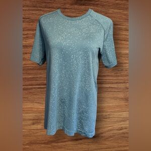 EUC Lululemon Metal Vent Tech SS 2.0 Size M Blue